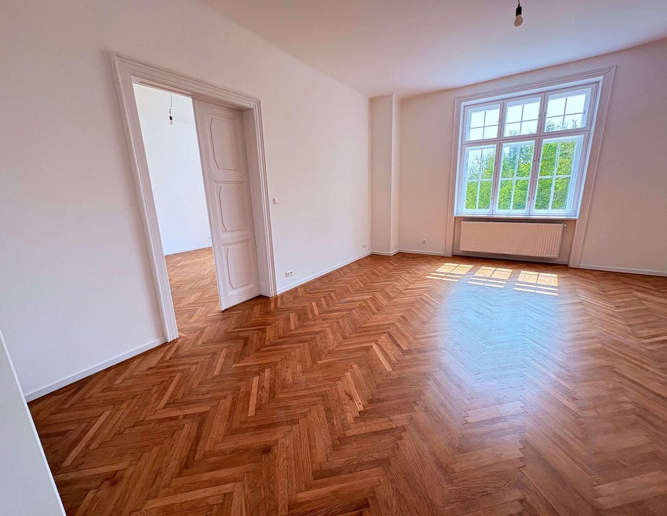 Erstbezug 151m2, 5 Zimmer in Villenetage mit Gartenanteil und Parkplatz