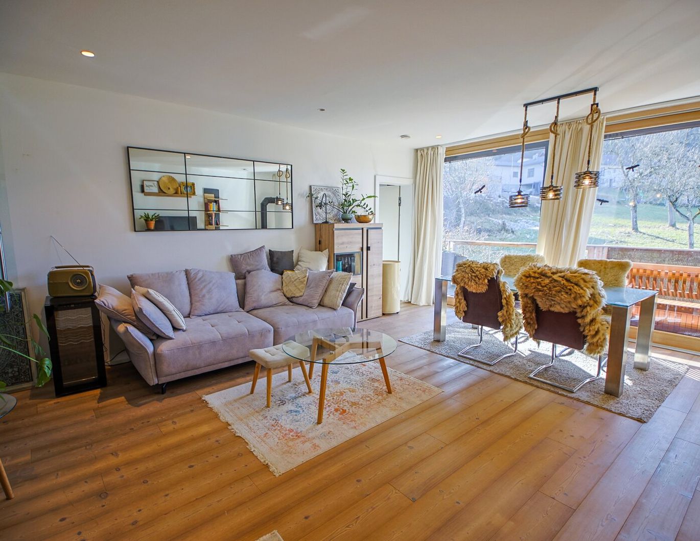 Dachterrassen-Refugium in Pinsdorf: Wohnkomfort mit Panoramaausblick