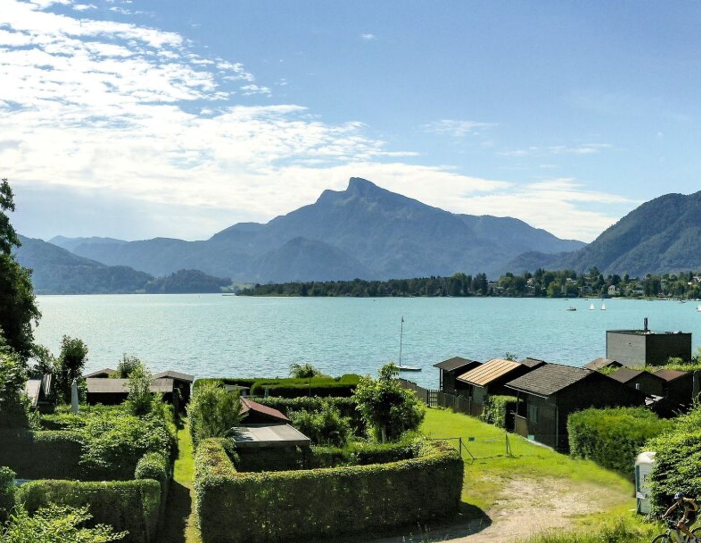 Stilvolle Dachgeschosswohnung in Mondsee: Erstbezug, Balkon & Luxus-Ausstattung!