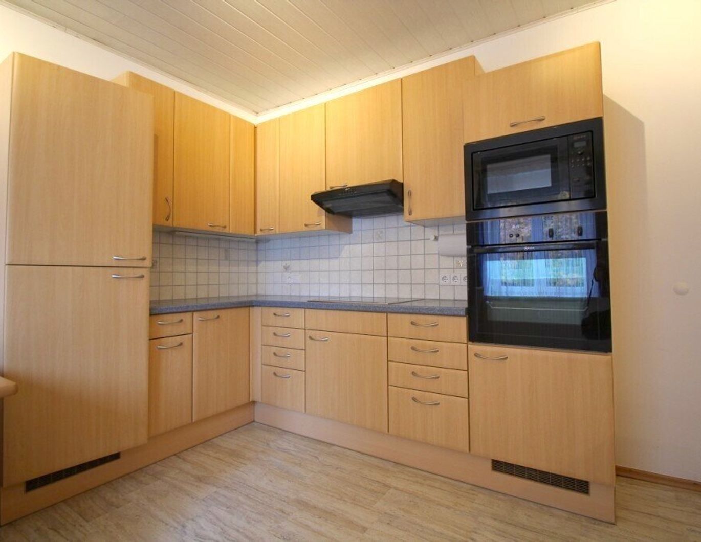 Helle 2-Zimmer Wohnung mit Parkplatz und Balkon, in Seiersberg-Pirka!