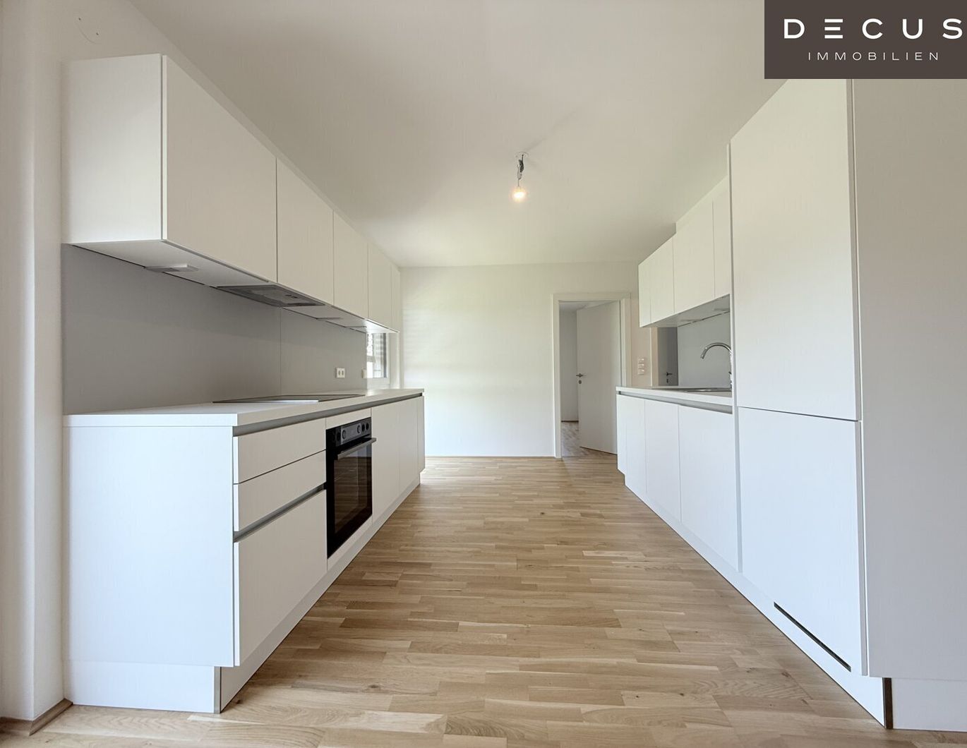 / BALKON / 3 ZIMMER / VERFÜGBAR AB SOFORT / GUTE AUFTEILUNG