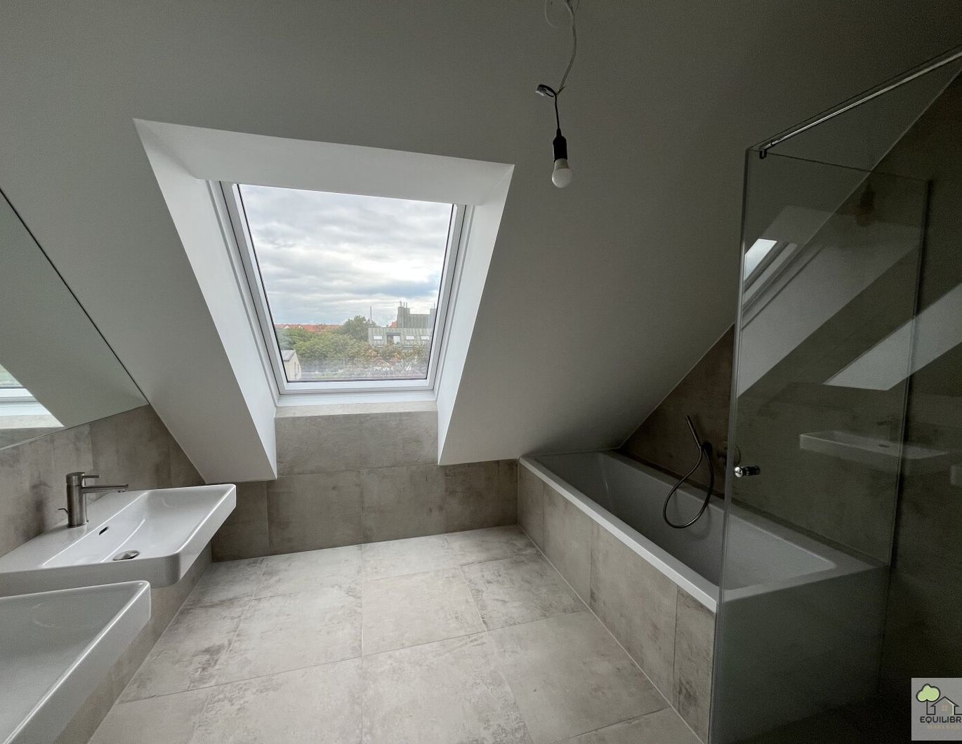 Traumhafte DG-Wohnung in 1210 Wien: Erstbezug mit Terrasse