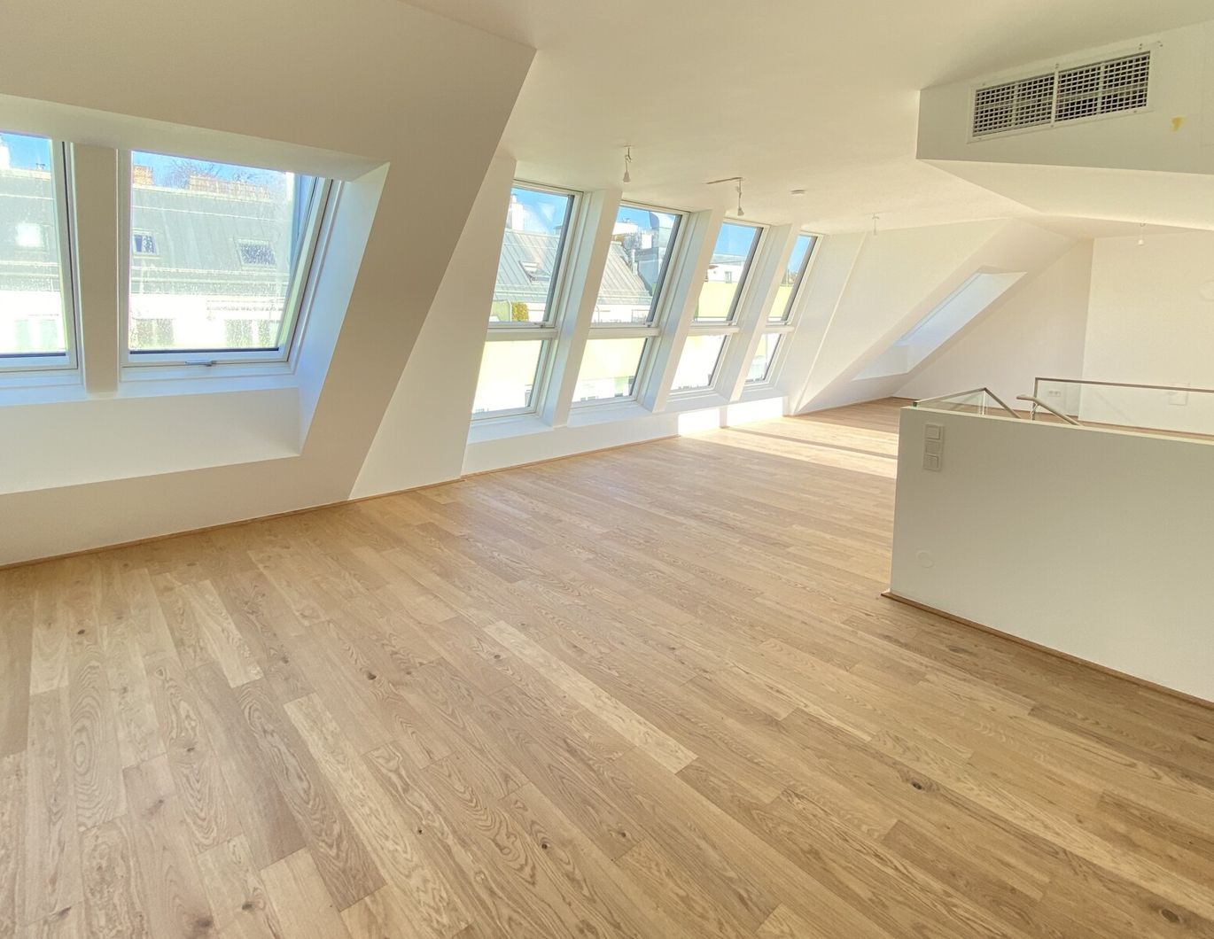 Exklusive Dachgeschoßwohnung mit großzügiger Terrasse - Penthouse mit 2 Stellplätzen - zu kaufen in 1030 Wien