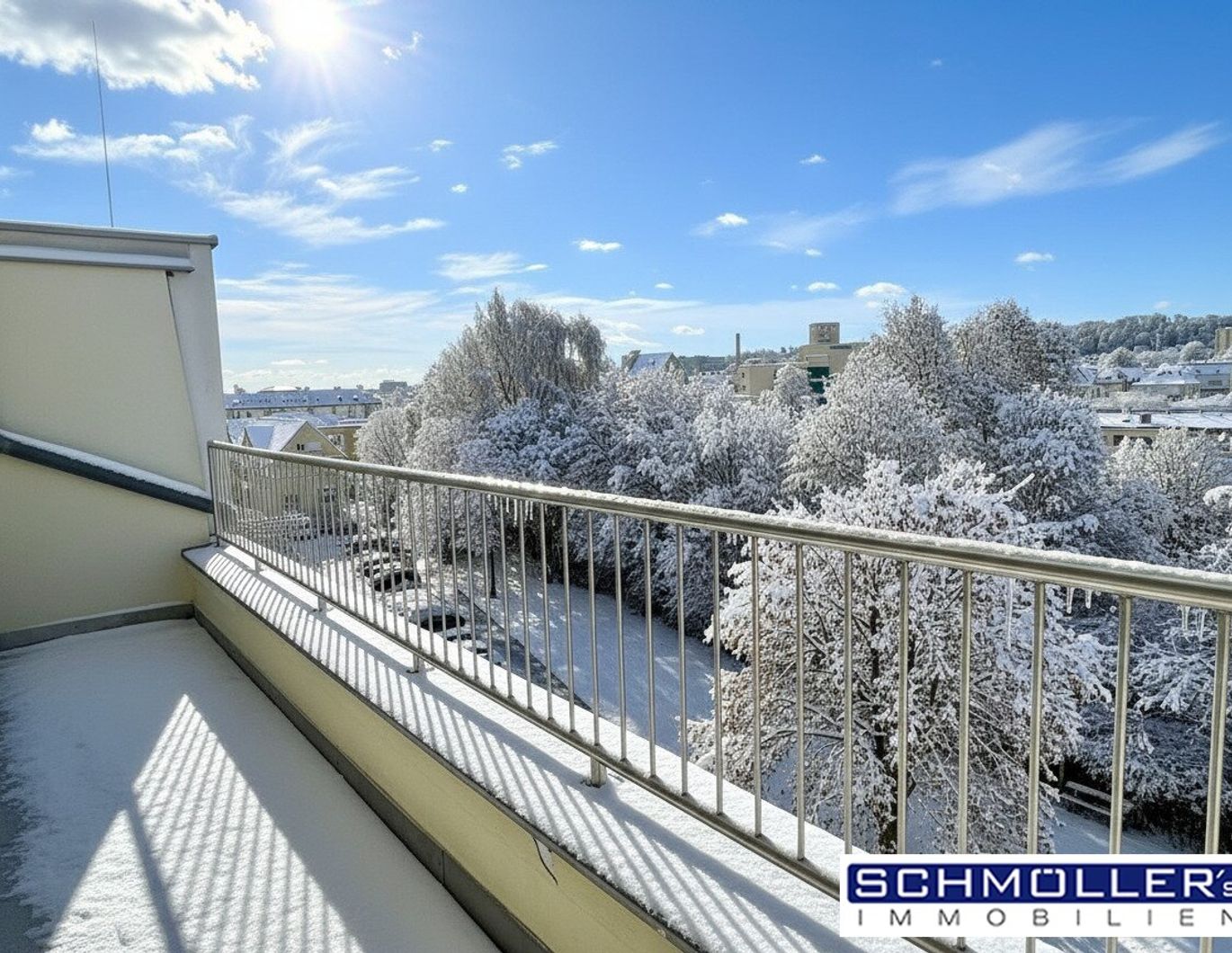 Penthaus-Wohnung mit 3 Zimmer, Balkon und Terrasse im Herzen von Wels