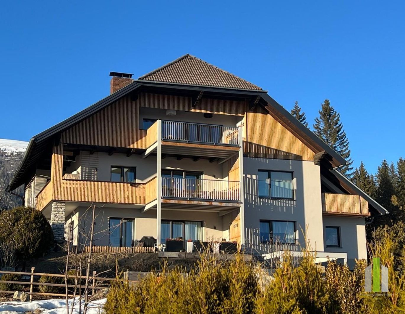 Traumhafte 3 Zimmer Wohnung mit phänomenalem Ausblick und idylischem Gemeinschaftsgarten