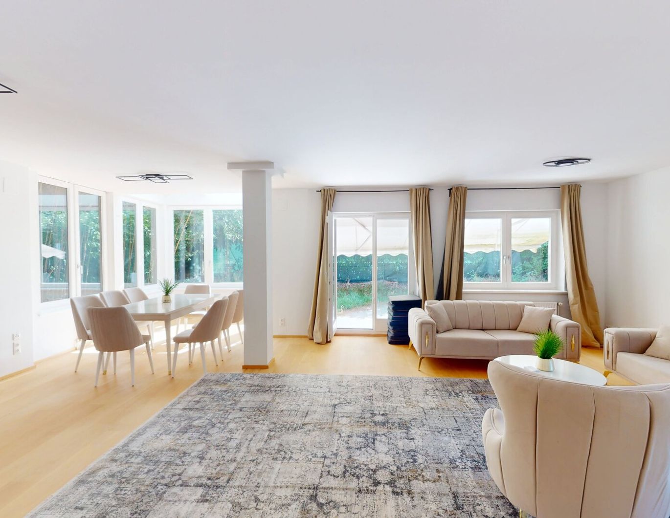 Wohnensemble mit 328 m² und Dachausbau-Möglichkeit