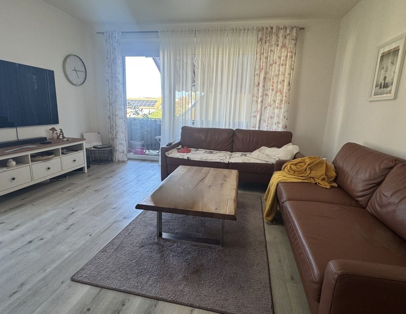Moderne 3-Zimmerwohnung mit Ballkon und Stellplatz