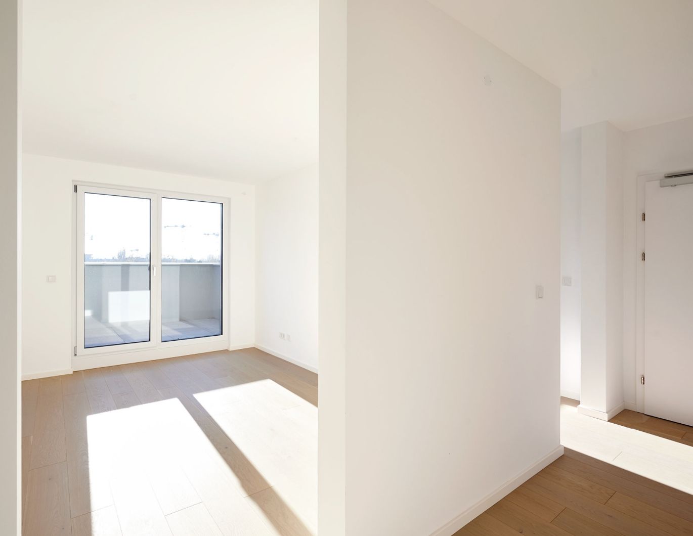 Ihr neues Zuhause: 4-Zimmer-Wohnung mit hofseitigerTerrasse  nahe Donau - ERSTBEZUG!