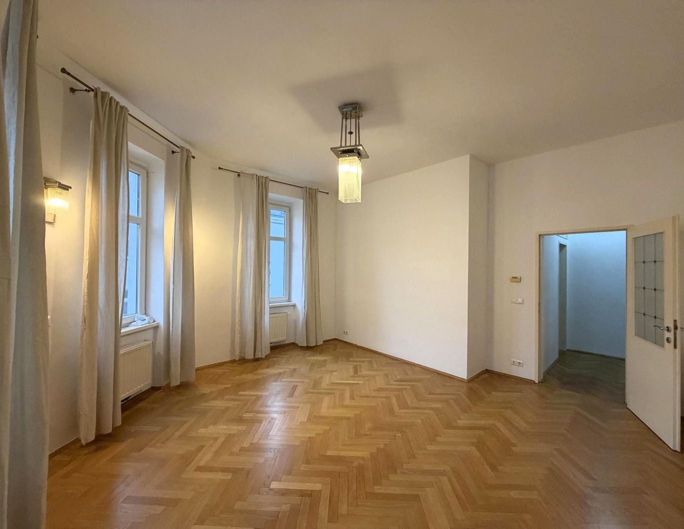 Modernisierte Altbauwhg nähe AKH // Modernized apartment near AKH //