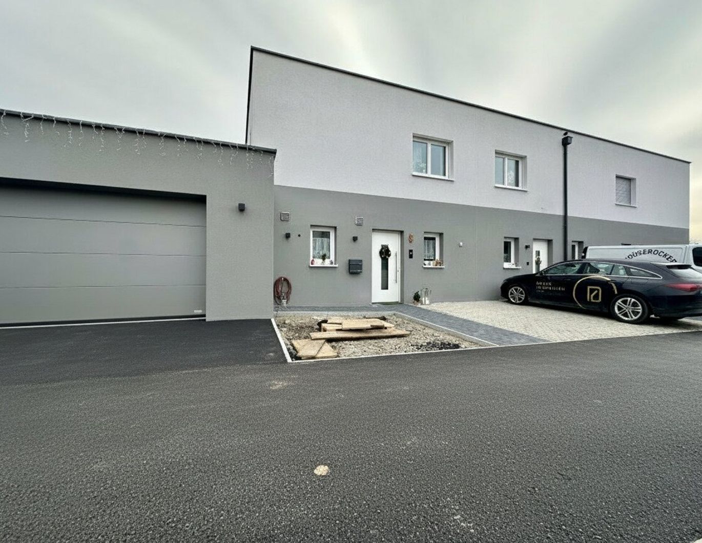 Modernes Wohnen - Neubau-Reihenhäuser in Saxen