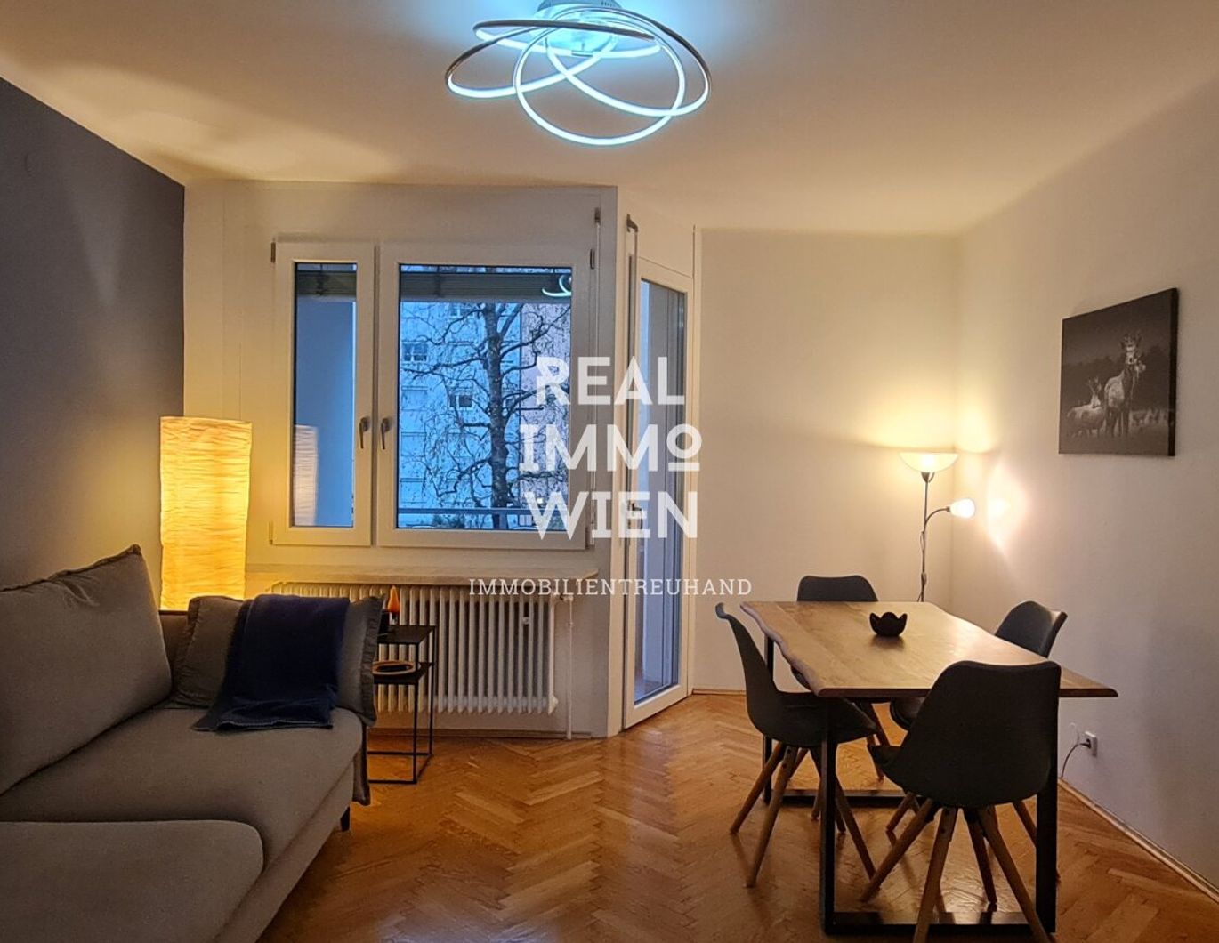 READY TO LIVE- MÖBLIERTES SERVICED APARTMENT MIT BALKON. NAHE LAKESIDE PARK, UNI UND CITY. PROVISIONSFREI