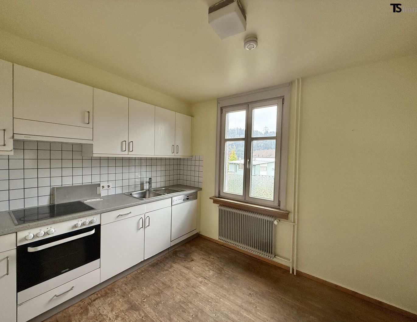 Göfis: Charmantes Einfamilienhaus mit ca, 220m2 Wohnfläche, 6 Schlafzimmer und Garten im Zentrum von Göfis