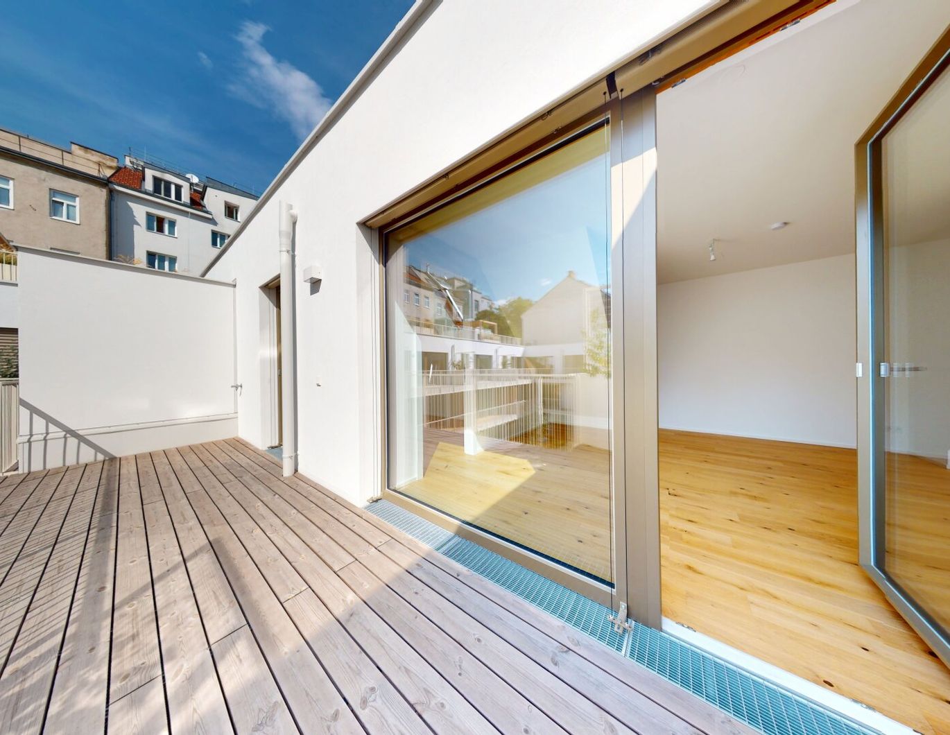 Traumhafte 3-Zimmer Wohnung mit Terrasse und hochwertiger Ausstattung in Hofruhelage