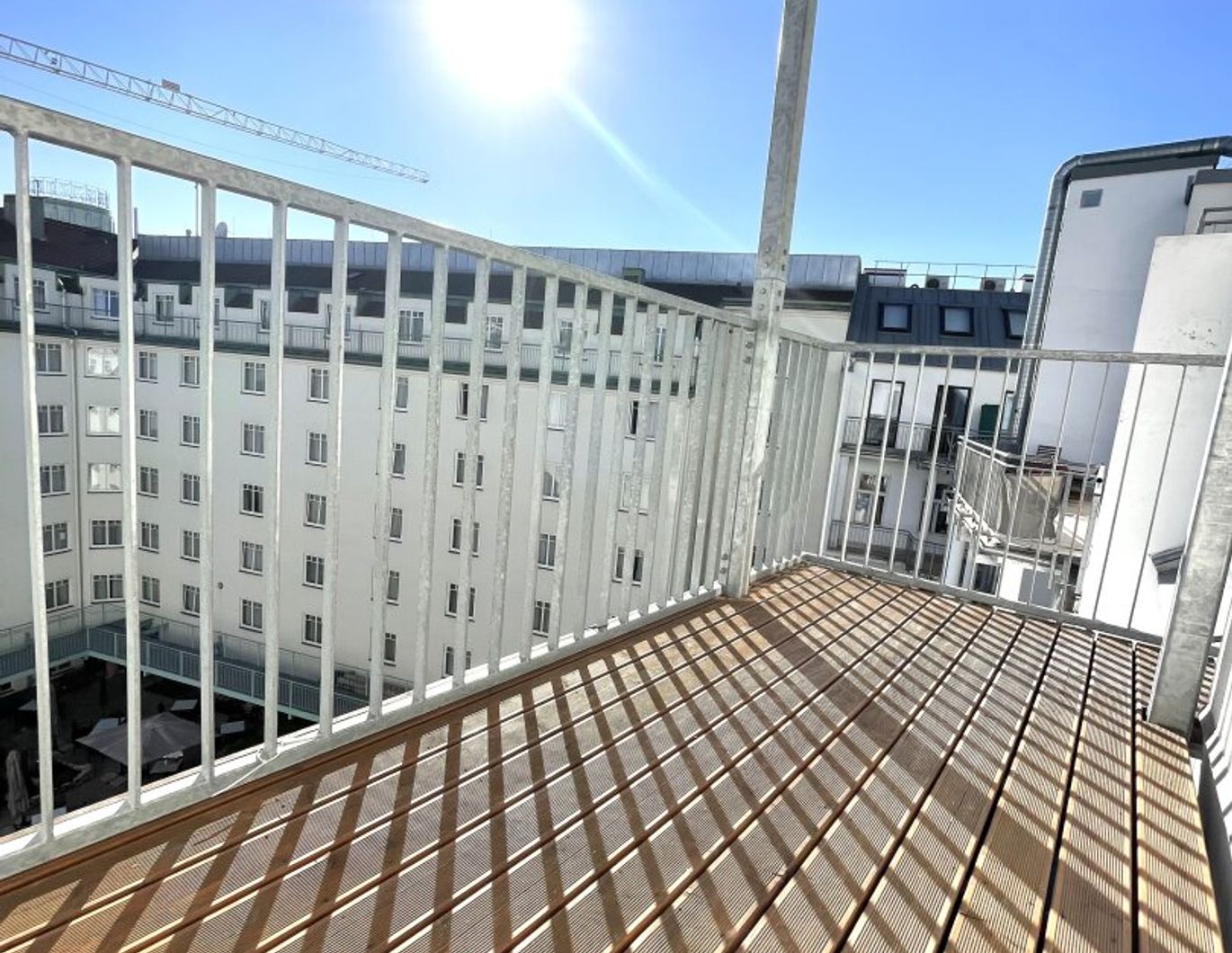Leben über den Dächern - Vorsorgewohnung mit Balkon in bester Lage des 5. Bezirkes!