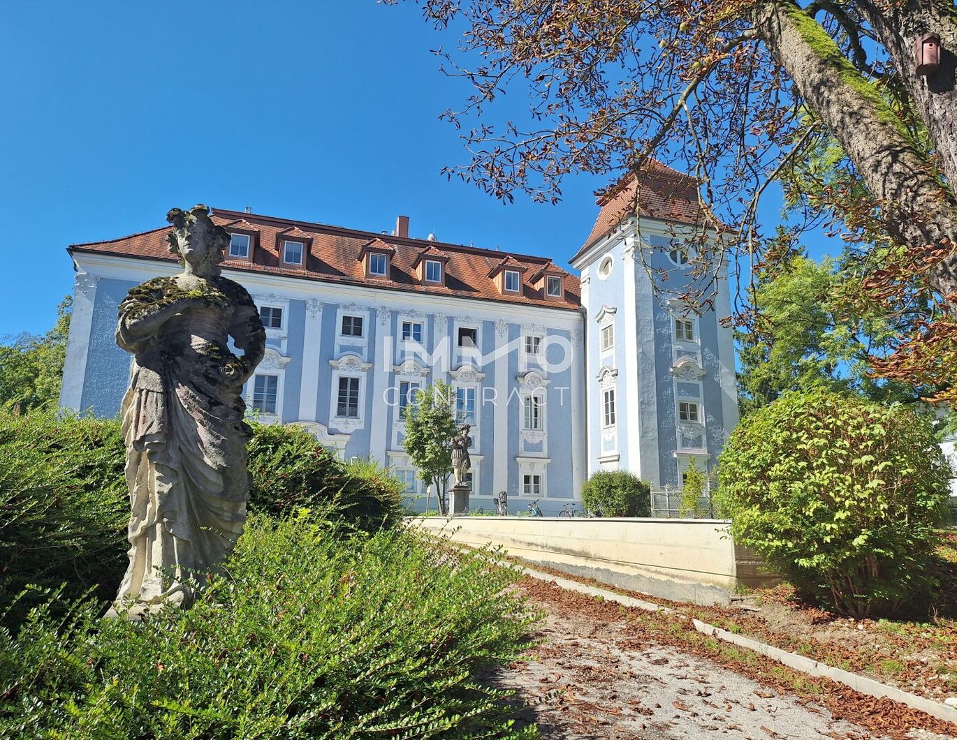 Schlossherr:in gesucht - elegante Schlosswohnung mit Turmzimmer zu verkaufen!