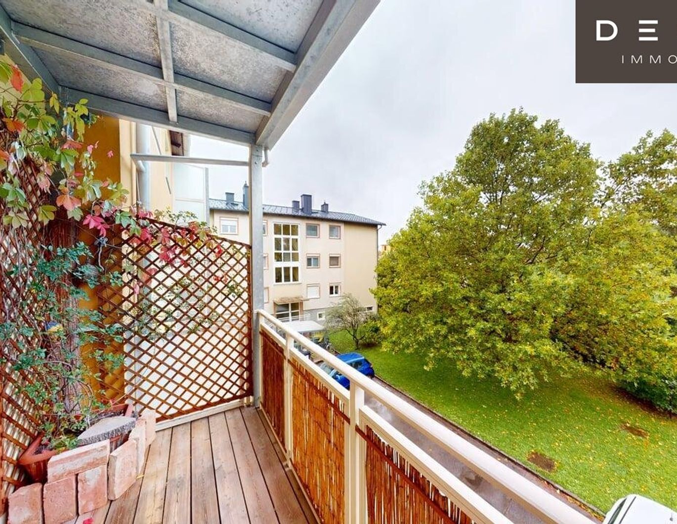 GROSSARTIGE FÜNFZIMMERWOHNUNG MIT SÜDBALKON
