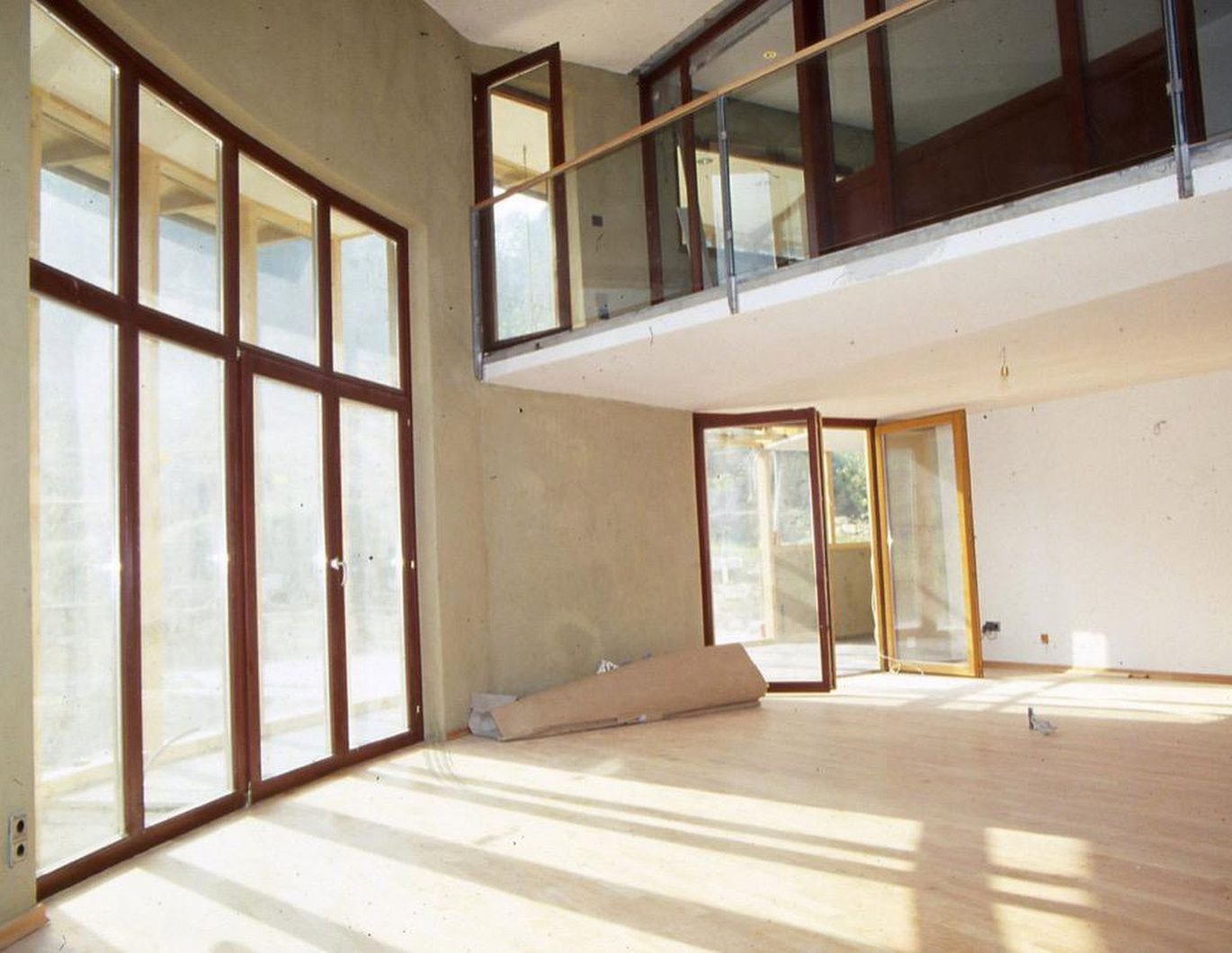 Architektenhaus mit separaten Einheiten, Wellnessbereich & großzügigem Grund