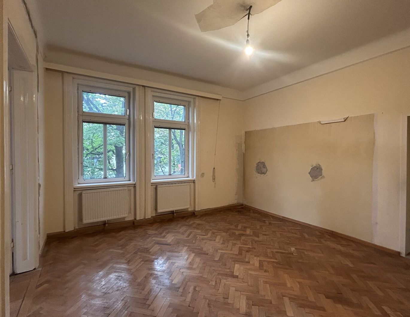 Belghofergasse - sanierungsbedürftiger 2 Zimmer Altbau zu vermieten