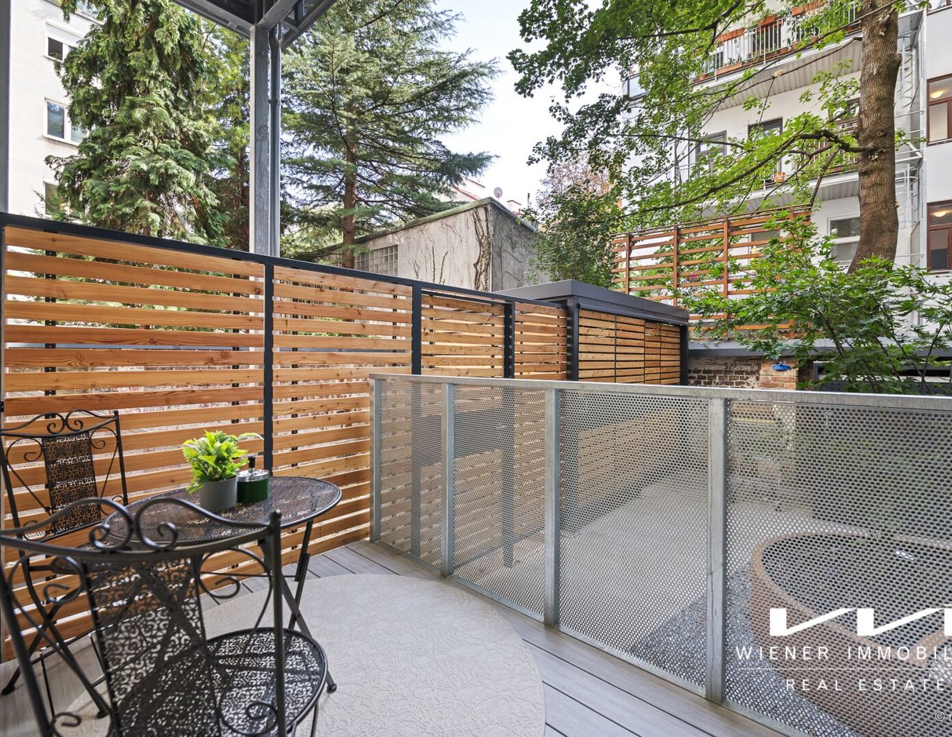 Wohnung mit moderner Ausstattung und Terrasse im Innenhof