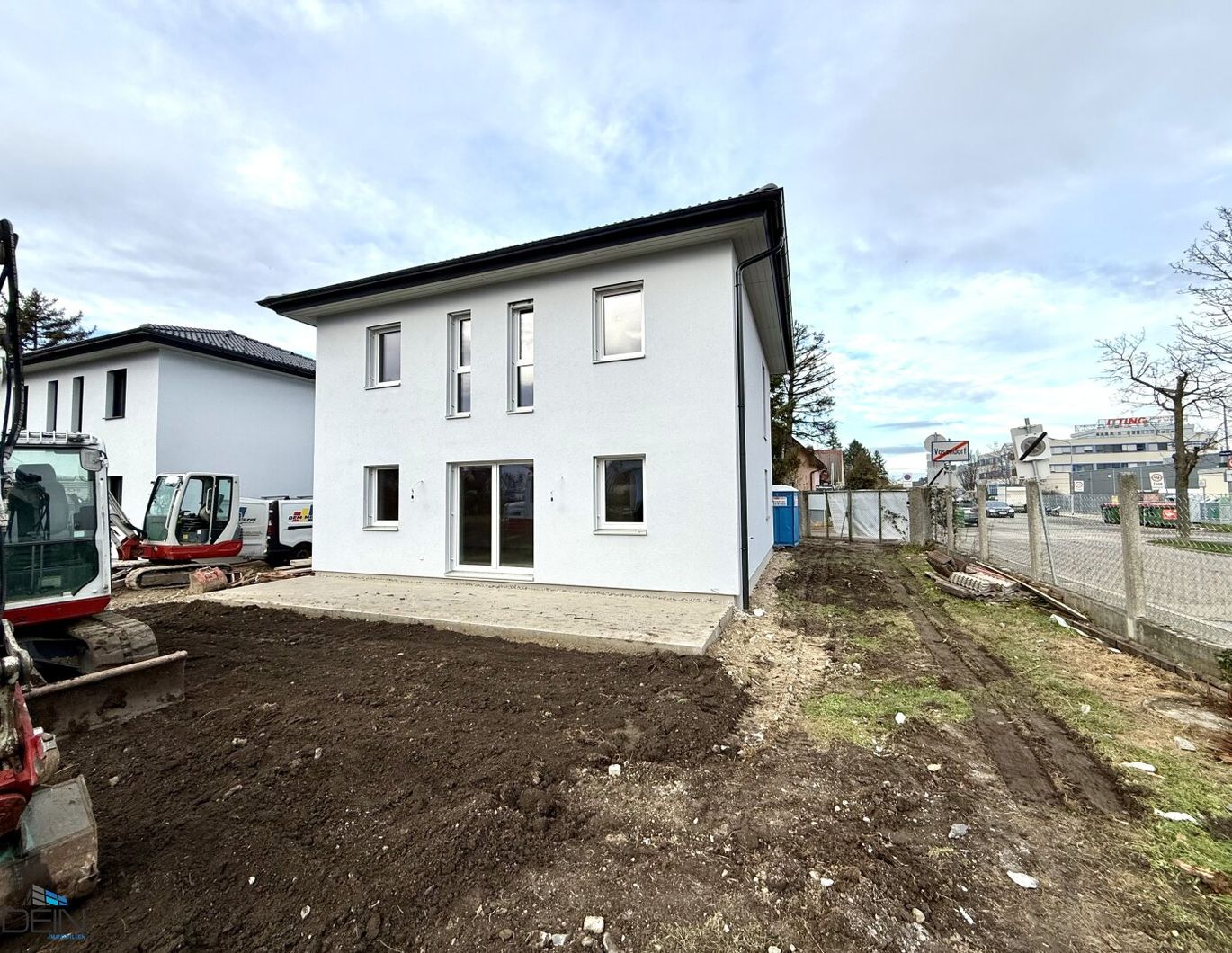 NEU! TRAUMHAFTES 4 ZIMMER EINZELHAUS MIT EIGENGARTEN UND GARAGE NÄHE KAUFPARK VÖSENDORF!