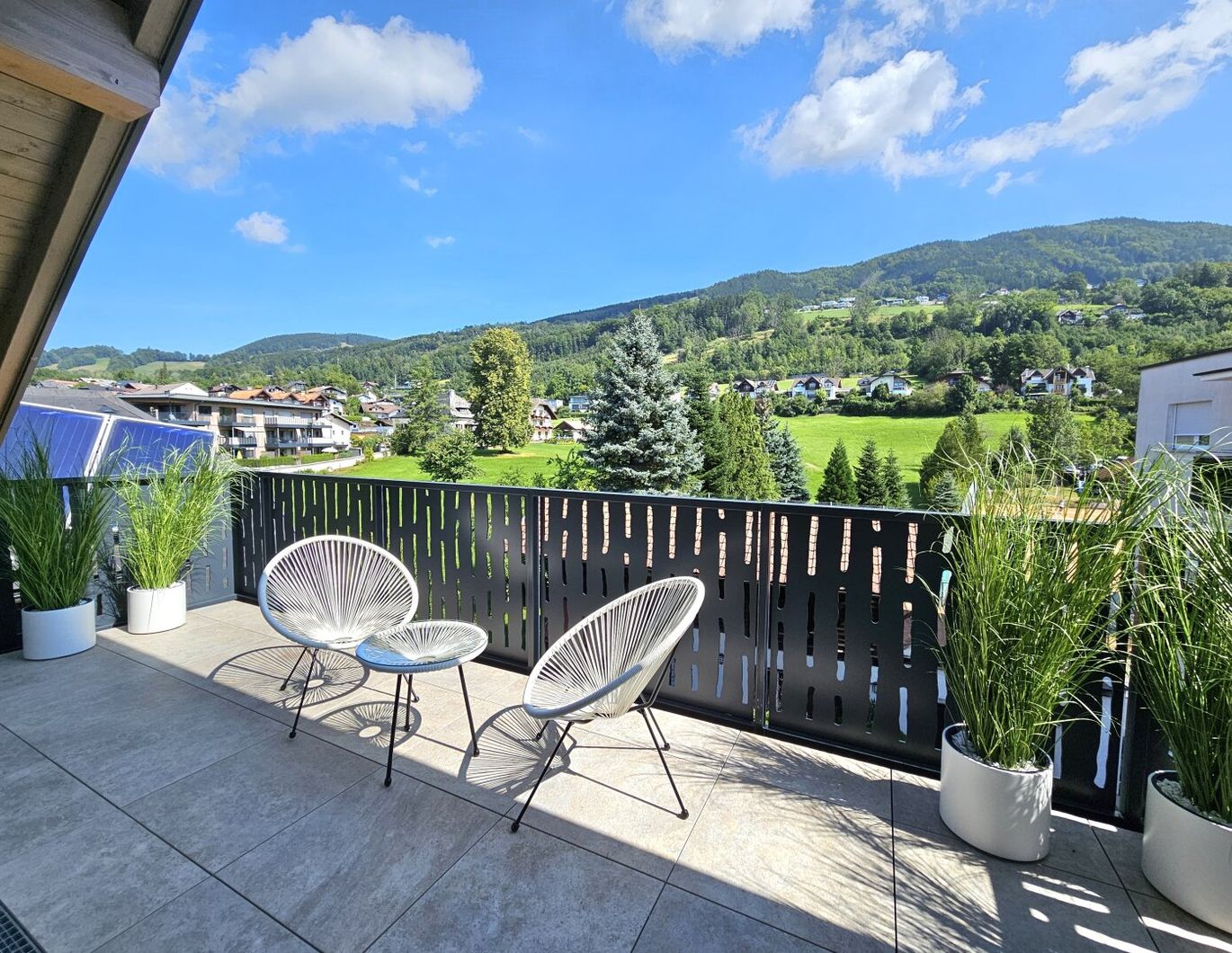 Dachgeschoß-Wohnung mit Blick ins Grüne! NEUBAU im Zentrum Mondsee!