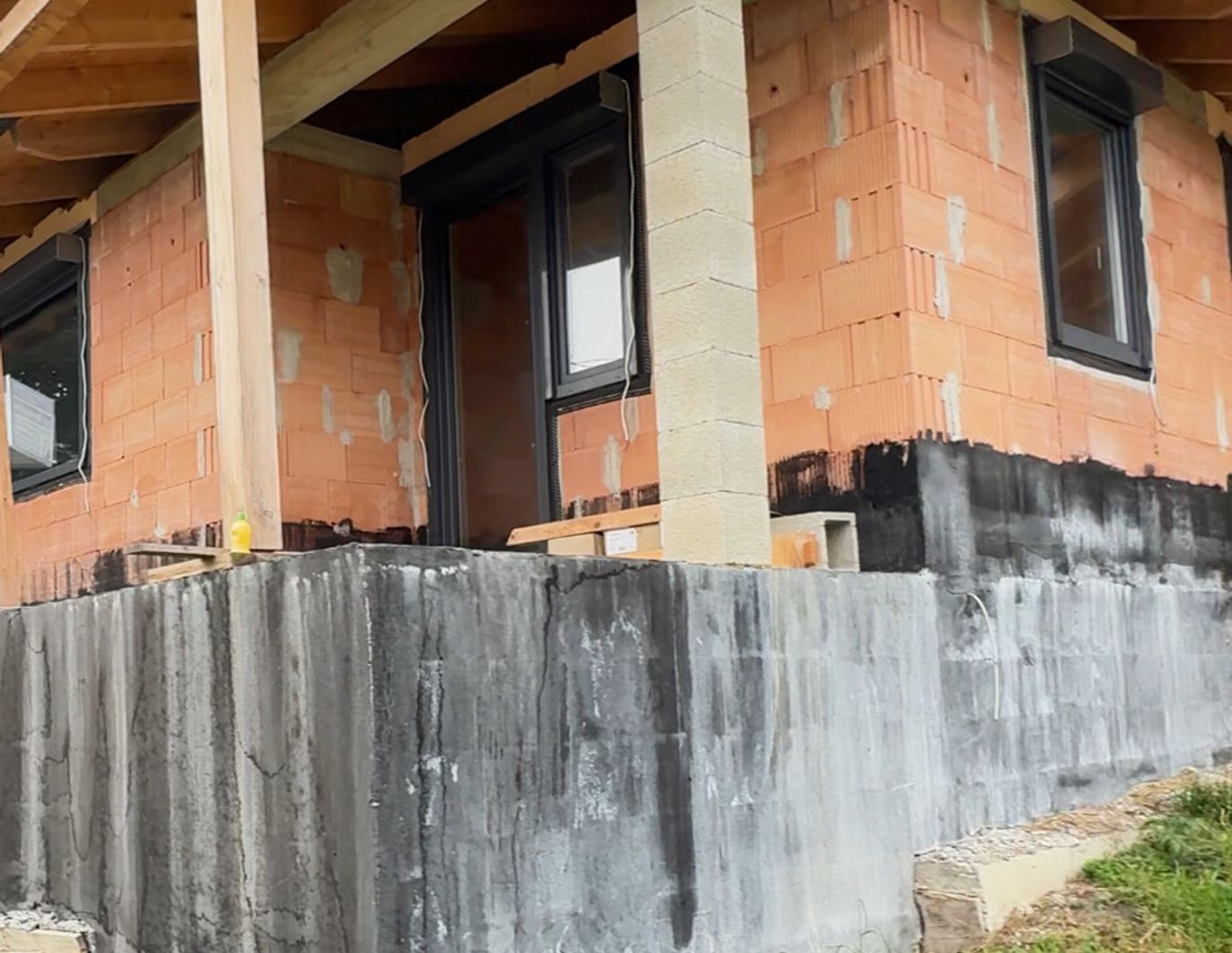 Charmanter Bungalow im Rohbau