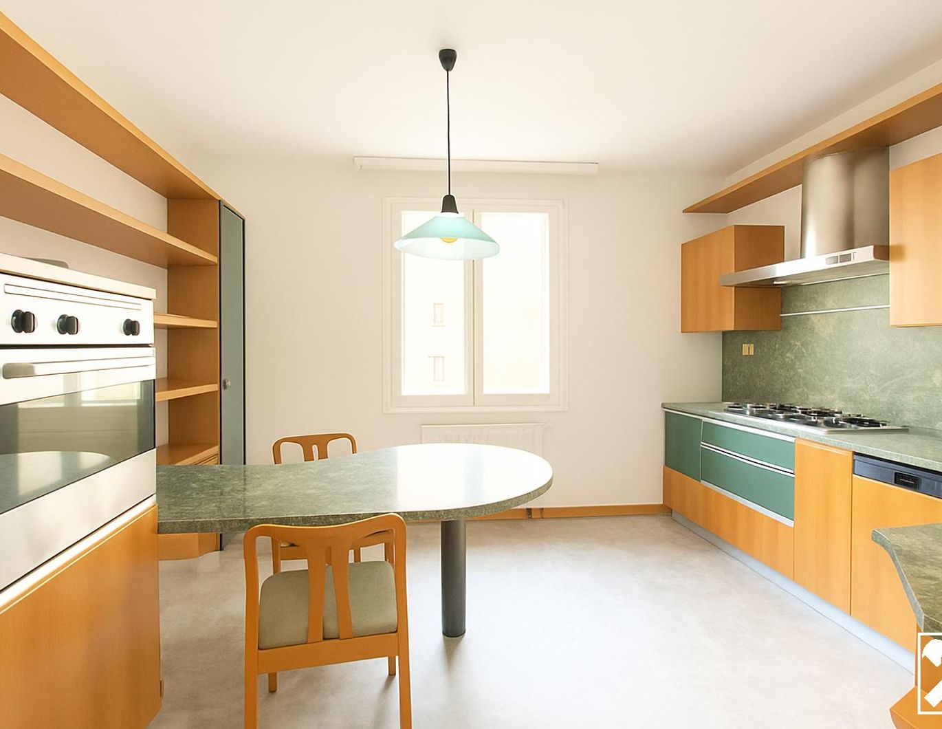 Großzügige 3-Zimmer Wohnung in ruhiger Seitenstraße Nähe U-Bahn U1