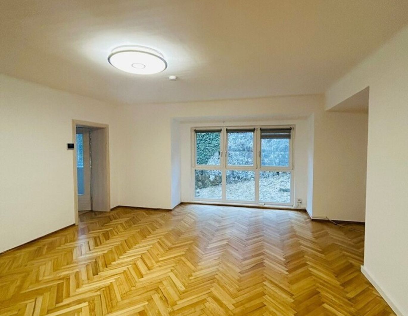 Großzügige 4-Zimmer-Wohnung im 3. Stock