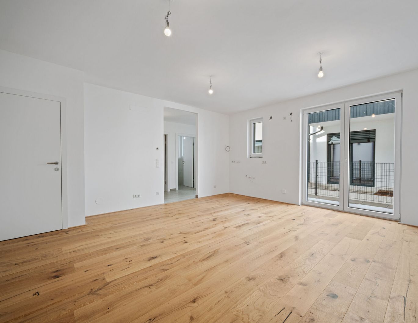 Entzückendes Townhouse| Perfekt für Familien | 3 Zimmer mit Terrasse, Balkon & Garten