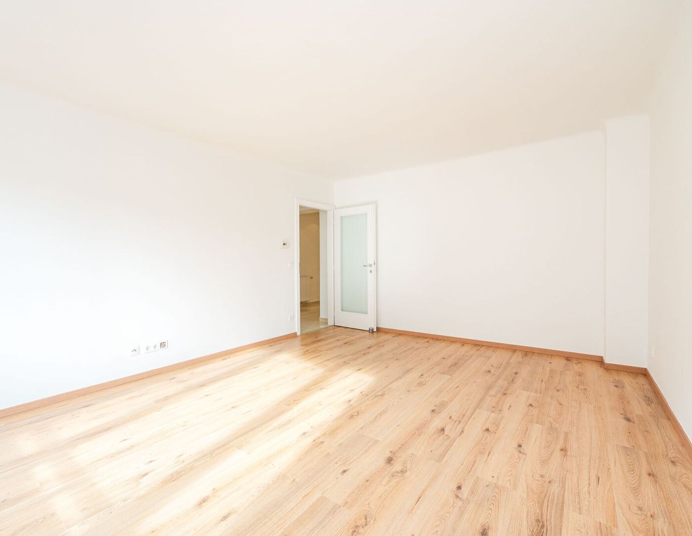 Nahe Schönbrunn! Hofseitige 2-Zimmer-Wohnung im 15. Bezirk zu vermieten!