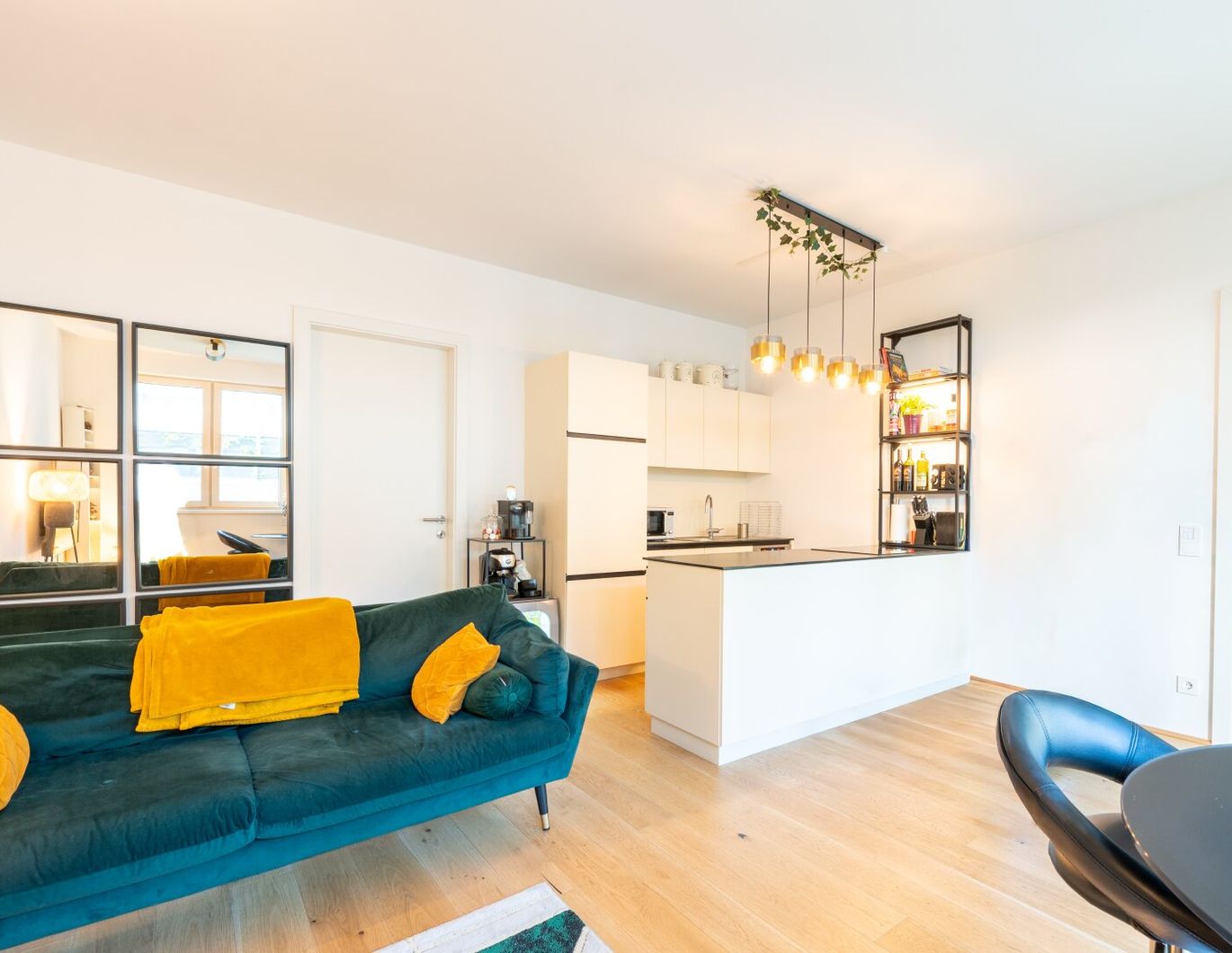 ZENTRUM FUSSLÄUFIG | Neuwertige Wohnung mit Garten und Tiefgarage, fußläufig zum Markt und zur Innenstadt