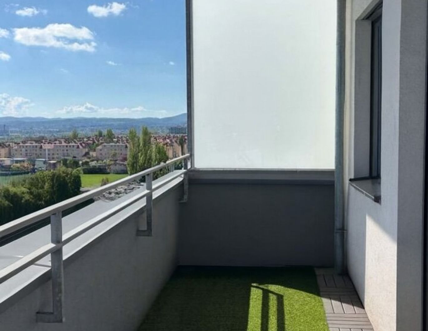 2 ZIMMER | LOGGIA MIT TOLLER AUSSICHT | AB 01.01.26 VERFÜGBAR | NAHE WIENERBERG