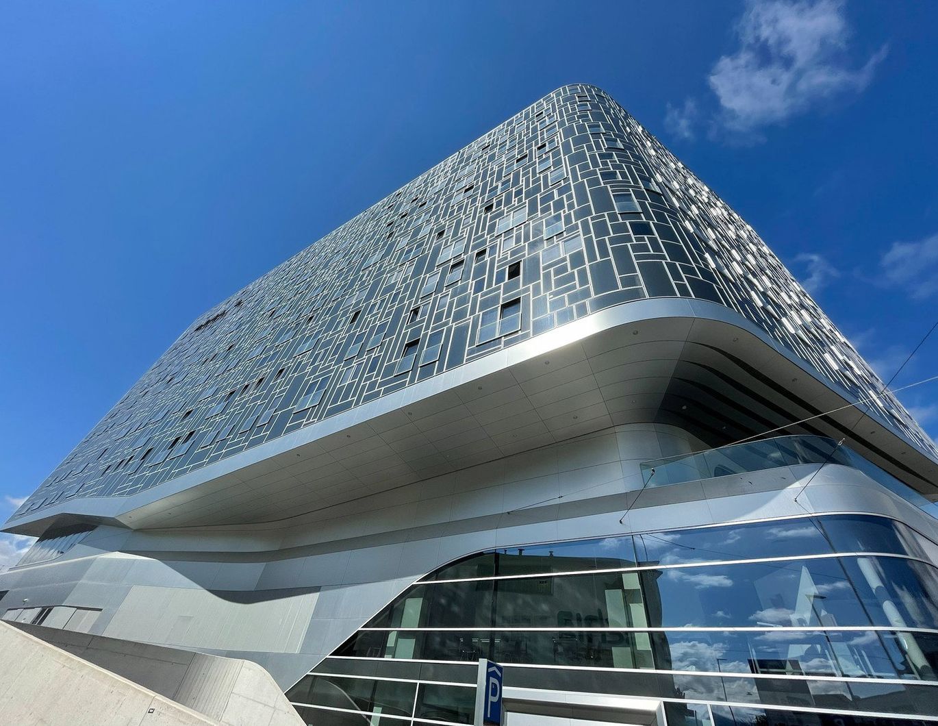 Provisionsfrei: Helle 4-Zimmer-Wohnung im 5 Stock, familien- und WG-tauglich! Blick über die Stadt!