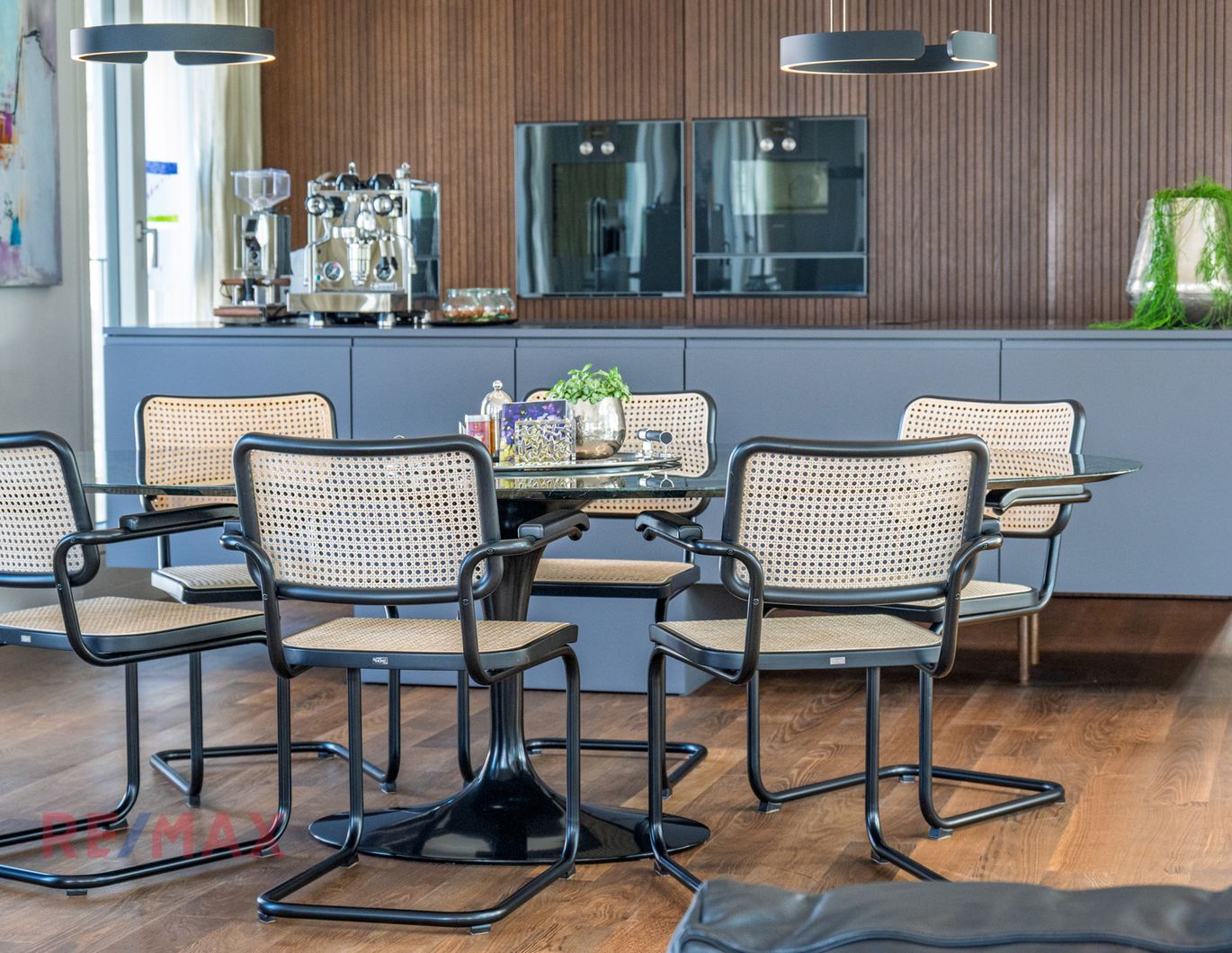 Penthouse Prestige: Das einzige Wohnrefugium auf der obersten Ebene