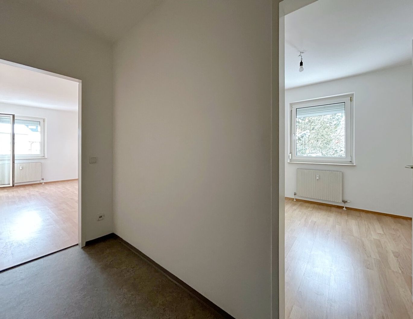 GROSSZÜGIGE 3-ZIMMER-BALKONWOHNUNG INKLUSIVE KÜCHE, BALKON UND PARKPLATZ IN SCHWERTBERG!