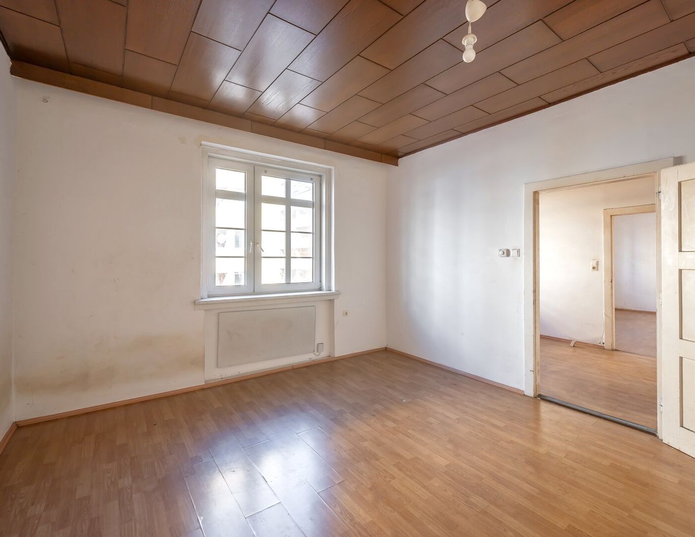 ++NEU++ 3-Zimmer Altbau-Wohnung (sanierungsbedürftig) mit viel Potenzial!