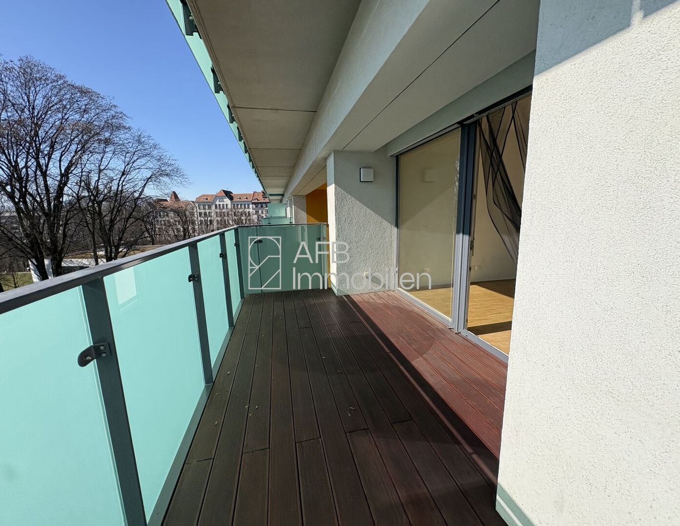 Schöne 2 Zimmerwohnung mit sonniger Südterrasse - Tiefgaragenabstellplatz optional