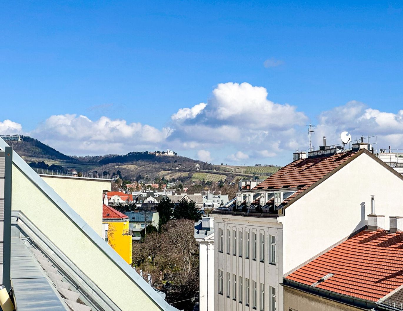 Sonnige Terrassen-Maisonette mit herrlichem Ausblick