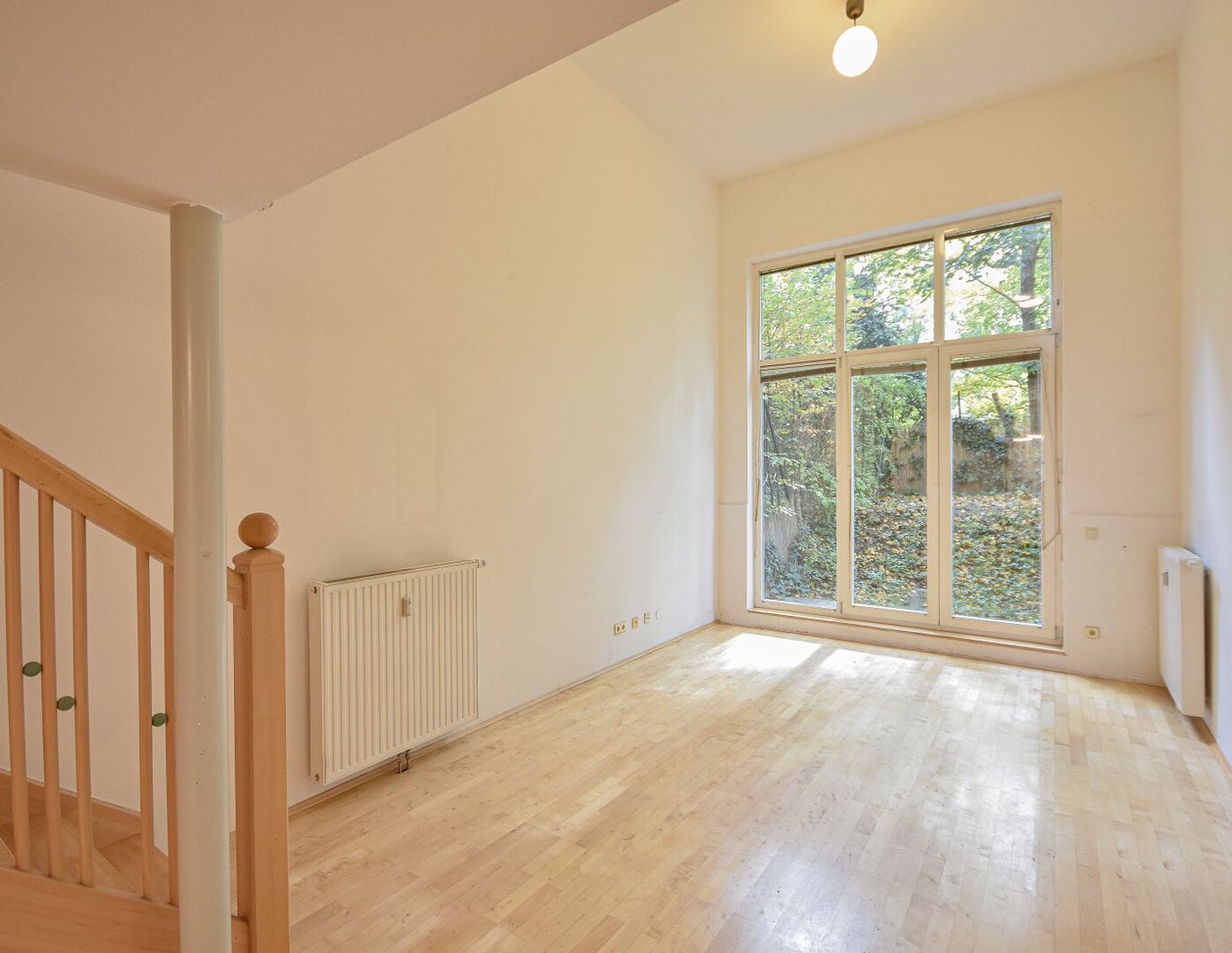 Wunderschöne Galerie-Wohnung mit Garten und neuer Küche nähe U4 Braunschweiggasse