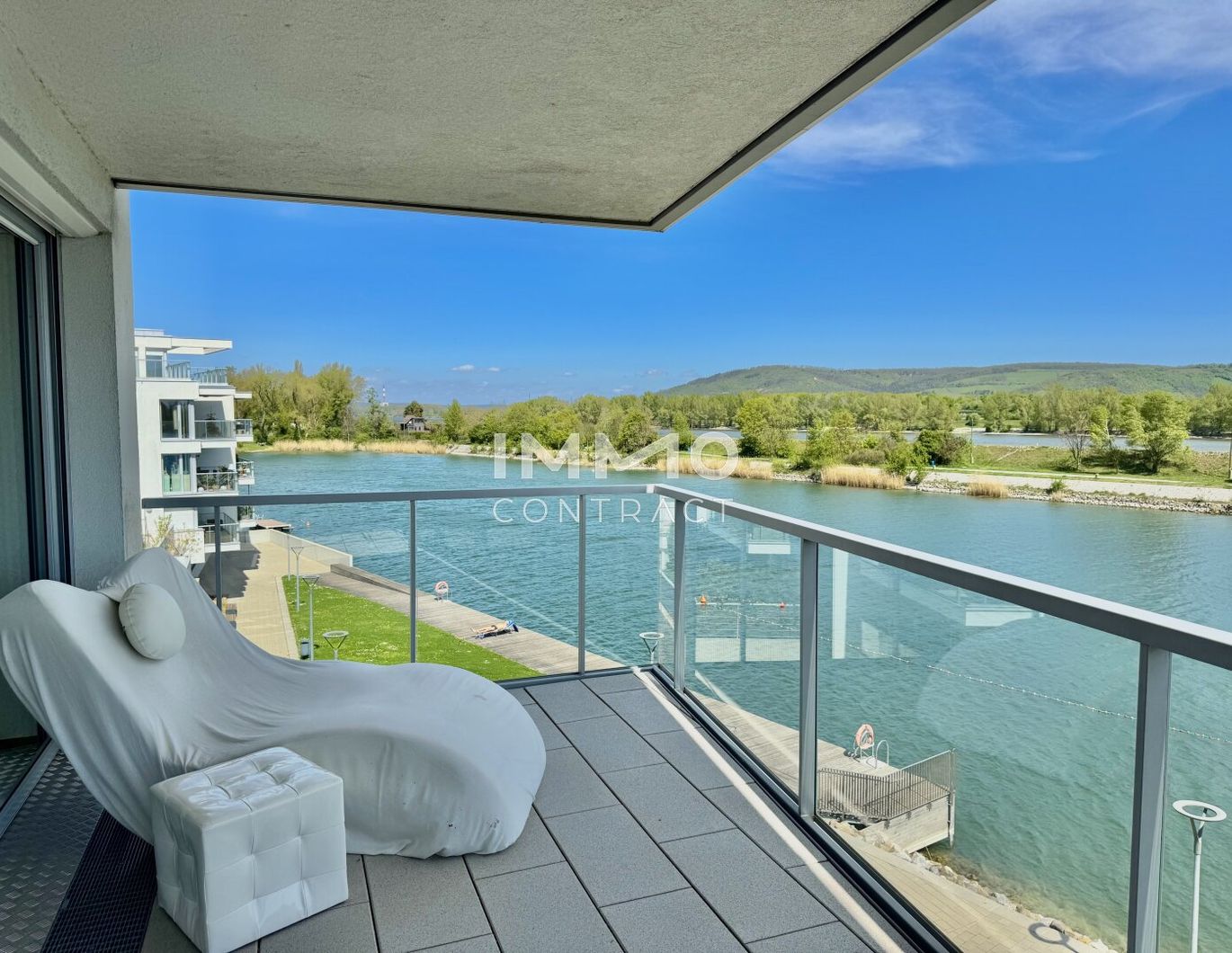 Blue Horizon Living: Harmony by the Waterline - Luxus Living direkt am Wasser