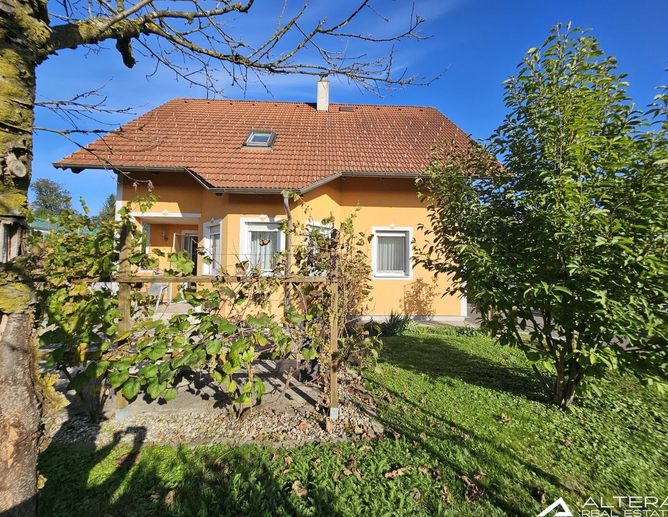 Gabersdorf! - Gepflegtes Einfamilienhaus mit Terrasse und Doppel-Carport in Siedlungslage!