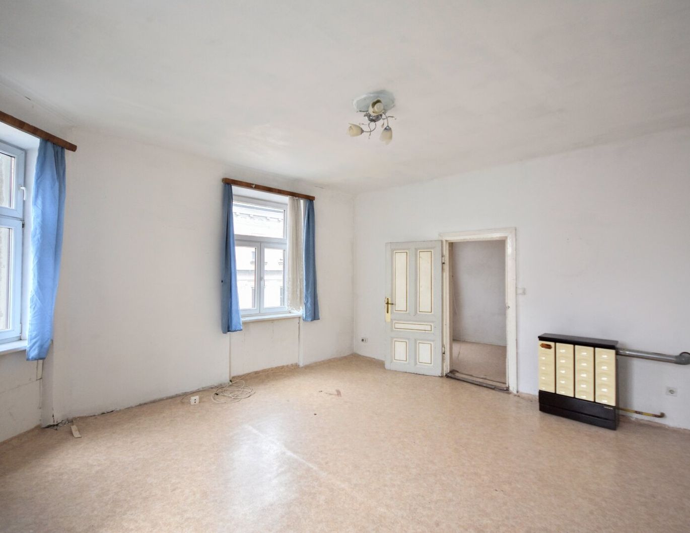 Sanierungsbedürftig: 2-Zimmer Altbauwohnung in ruhiger Lage in Favoriten