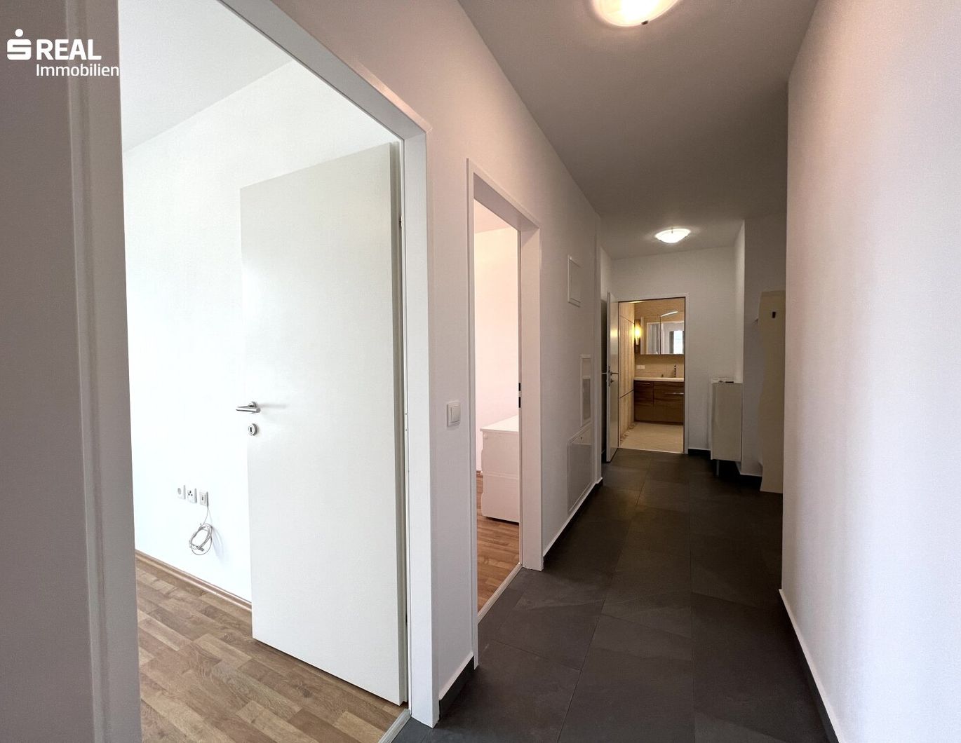 attraktive 4 Zimmer-Wohnung mit 2 Balkonen und Blick ins Grüne