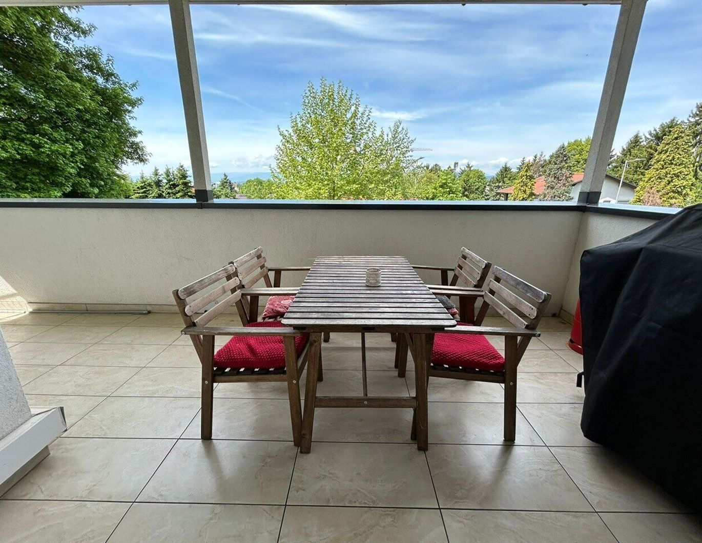 Wunderschöne 3-Zimmer-Wohnung mit rd. 16 m² Terrasse in sehr zentraler Lage im beliebten Bezirk Grazer Bezirk St. Peter - angrenzend zum Grazer Bezirk Waltendorf