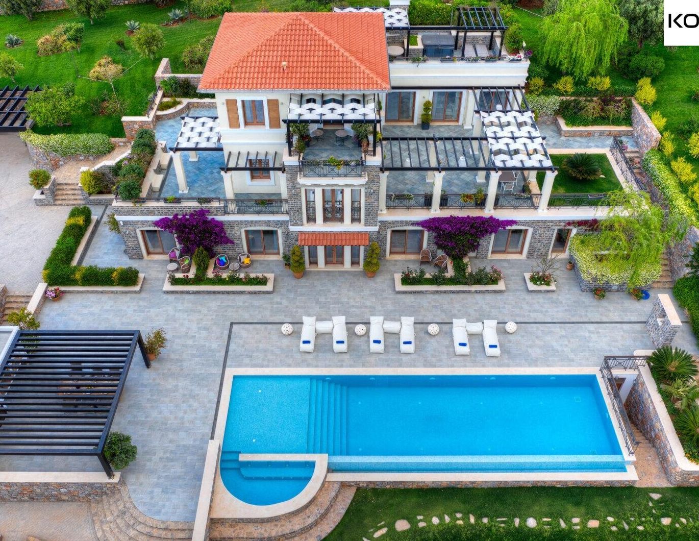 GRC - Luxuriöse 5-Schlafzimmer-Villa auf Kreta zu verkaufen