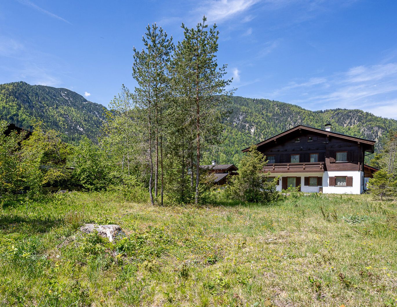 Einfamilienhaus mit zusätzlichem Baugrundstück in sonniger Ruhelage