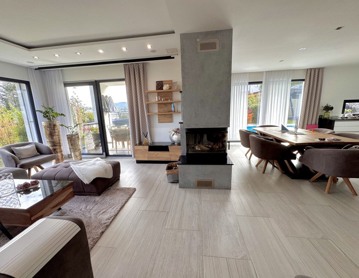 Modernes Anwesen mit zeitlosem Luxus und wohnlicher Wärme