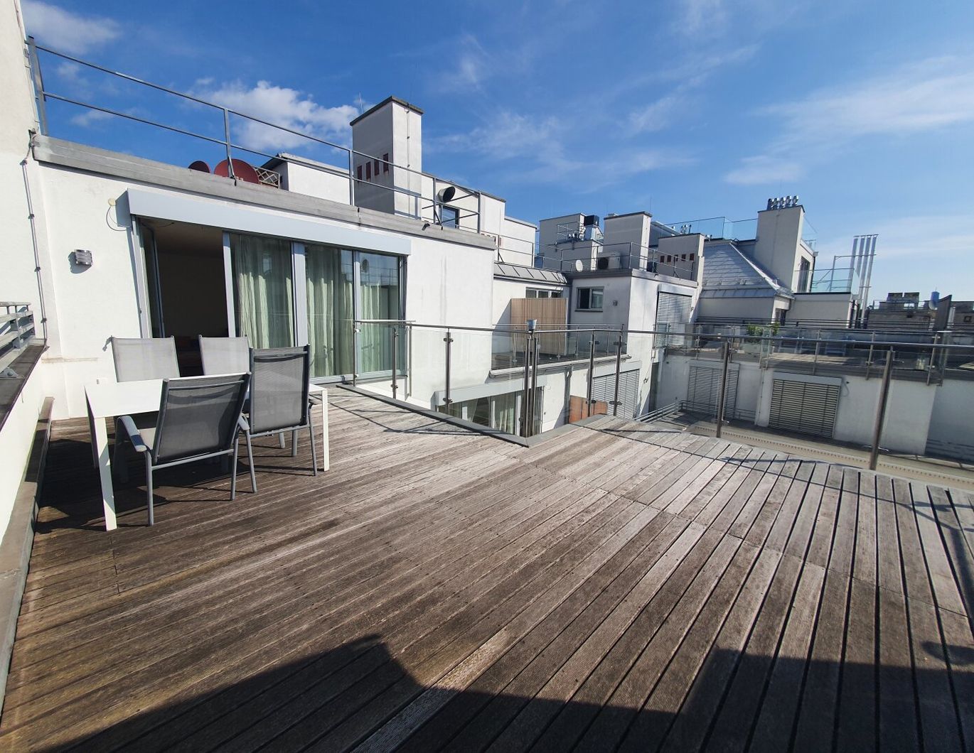 DACHTERRASSENMIETE, Nähe Börse / Rudolfsplatz - teilmöbliert