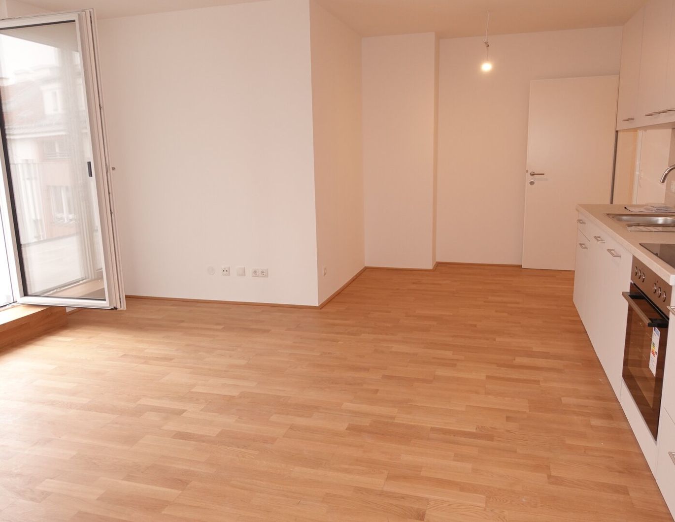 ERSTBEZUG 3 Zimmer DG-Balkon-Neubauwohnung