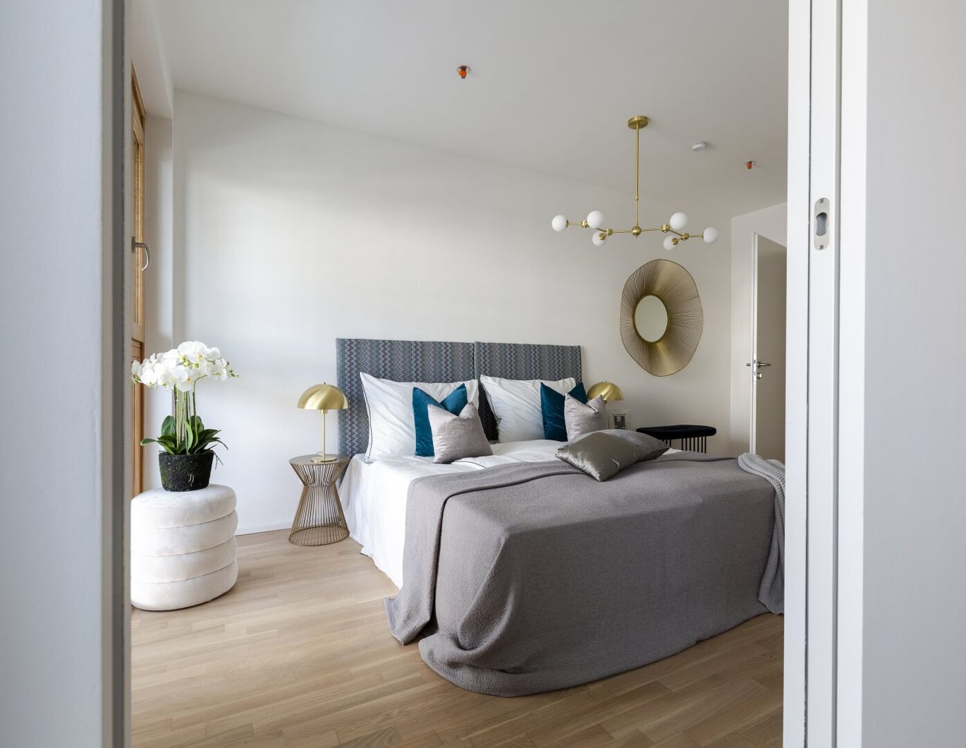 Sonnwendviertel: 1-Zimmer-Wohnung mit Balkon im 14. OG - Fitnessraum, Co-Working & Rooftop-Terrasse inklusive!